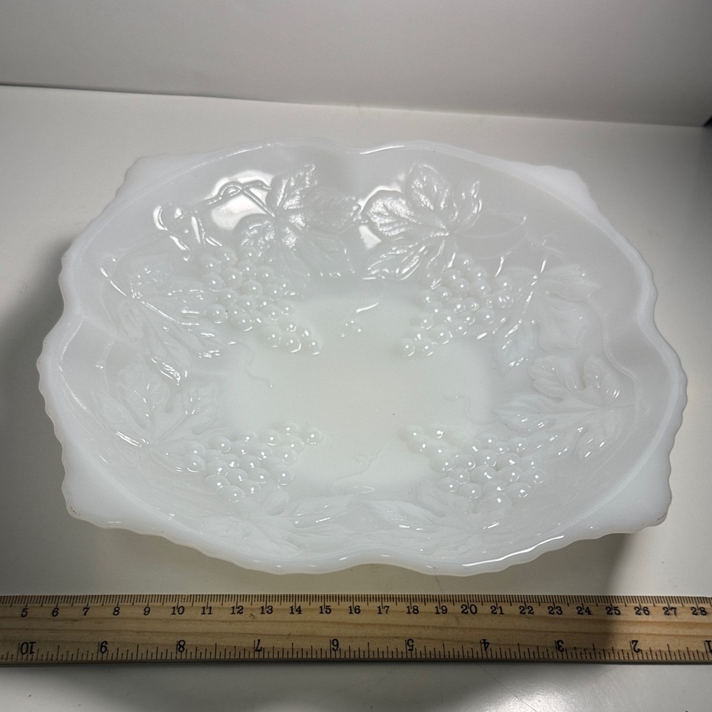 Anchor hocking White Milk Glass bowl grape harvest